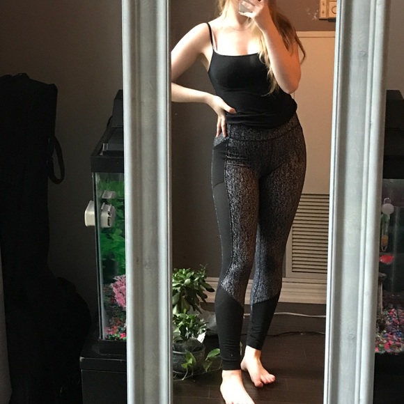 Lululemon Fit Physique leggings - Picture 10 of 12